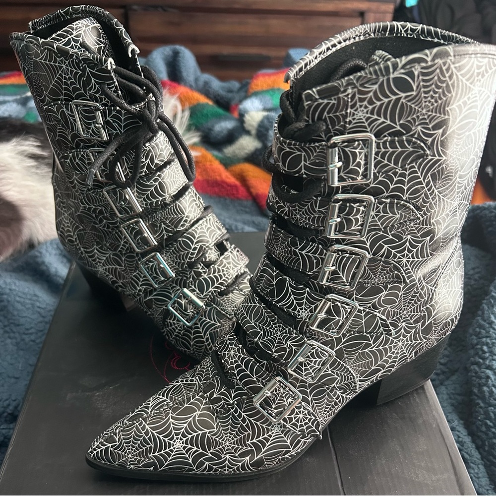 STRANGECVLT Spiderweb Coven Boots SZ: 7